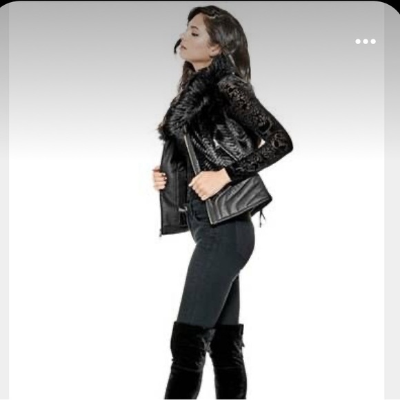 GUESS Faux Fur Vest - Picture 9 of 10